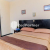 Отель Reddoorz Plus @ Jl Kh Wahid Hasyim Medan, фото 7