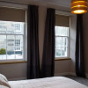 Отель Stylish 3 Bedroom Flat in Historic West End Location, фото 2