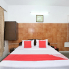 Отель Collection O 12986 The Red Hotel, фото 14