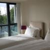 Отель Garland Modern Apartment, Greenhithe 1 With Parking в Гринхите