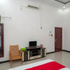 Отель RedDoorz Syariah Near Syamsudin Noor Airport 4, фото 4