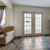 Отель Rodeway Inn & Suites, фото 40