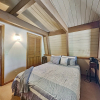 Отель Cozy W/ Fireplace, Minutes To Skiing! 2 Bedroom Cabin, фото 6