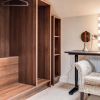 Отель Modern, luxury suites with private bathrooms close to city centre, фото 14