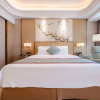 Отель Ramada By Wyndham Wuhan North, фото 18