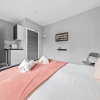 Отель Spacious Ensuite Room Feltham Heathrow London Tw13, фото 2