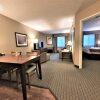 Отель Comfort Inn & Suites, фото 13