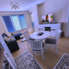 Отель Comfy & Flat, Great Location, Parking, фото 9