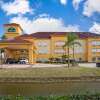Отель La Quinta Inn & Suites by Wyndham Pearland - Houston South, фото 23