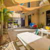 Отель Modern 3br2ba 24 7 Security Pools Restaurant, фото 16
