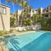 Отель 5 Minute Walk To Hastings Street Unit 9 Descola 6 Noosa Drive, фото 7