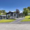 Отель Dewin Bach - Luxury Lodge Hot Tub Close to Beach, фото 16