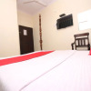 Отель OYO 12115 Hotel Raghuraj Palace, фото 10
