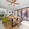 Отель Modern 3br2ba 24 7 Security Pools Restaurant, фото 12
