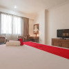 Отель Reddoorz Premium Near Jembatan Ampera 2, фото 4