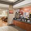 Отель Days Inn by Wyndham Calgary Airport, фото 12
