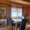 Отель Immaculate 2-bed Lodge Next To Lake, фото 13