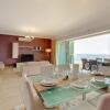 Отель Seafront LUX Apartment wt Pool, Upmarket Area, фото 10