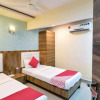 Отель OYO 9983 Hotel Golden Park, фото 14
