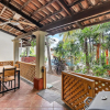 Отель Colorful, Classy, Modern Split-level Near Beach With Pool, фото 1
