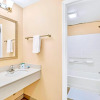 Отель Near Disney - 1BR With King Bed - Pool Hot Tub, фото 9