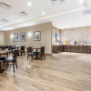Отель Comfort Inn & Suites, фото 18