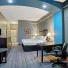 Отель La Quinta Inn & Suites by Wyndham Mobile - Tillman's Corner, фото 25