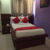 Отель OYO 382 Madhura Inn, фото 9
