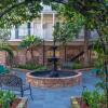 Отель Best Western Plus French Quarter Courtyard Hotel в Новом Орлеане