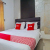 Отель OYO 91976 Abadi Hotel, фото 5