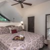 Отель Gray Wolf Lodge, 4 Bedrooms, Hot Tub, Mountain View, Pool Table, Sleeps 9, фото 3