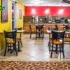 Отель Econo Lodge Inn & Suites, фото 6