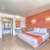 Отель Motel 6 San Antonio, TX - Fiesta, фото 4