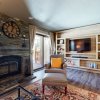 Отель Mammoth Creek 9 Remodeled, Mountain Views With Fireplace, Walk to Park and Shopping by Redawning, фото 1