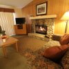 Отель Lake Arrowhead Chalets, a VRI resort, фото 22