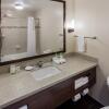 Отель Holiday Inn Express Hotel & Suites Carpinteria, фото 10
