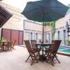 Отель OYO 1421 Kasmaran Guest House Syariah, фото 8