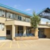 Отель Travelodge Edmonton East, фото 1