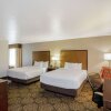 Отель La Quinta Inn & Suites by Wyndham Las Vegas Red Rock, фото 1