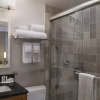Отель Fairfield Inn & Suites Fifth Avenue, фото 18