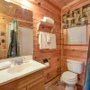 Отель Three Bears Cabin 1 Bedroom Home with Hot Tub, фото 9