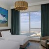 Отель Avani + Palm View Dubai Hotel & Suites, фото 10