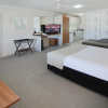 Отель Whangaparaoa Lodge Motel, фото 37