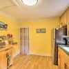 Отель Cozy Wooded Retreat: 2 Mi to Dtwn Brevard!, фото 5