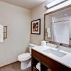 Отель Holiday Inn Express & Suites Manhattan, an IHG Hotel, фото 21