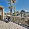 Отель Ocean-view : Deck & Game Room, Near Beach! 3 Bedroom Home, фото 16