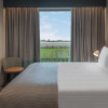 Отель Staybridge Suites London Heathrow - Bath Road, an IHG Hotel, фото 37