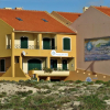 Отель Supertubos Beach Hostel, фото 1