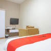 Отель Residences by RedDoorz Syariah near Tebet Timur Dalam - Minimum Stay 7 Days, фото 17