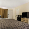 Отель Econo Lodge Coliseum, фото 4